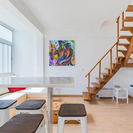 Spacious Estrela With Terrace 公寓