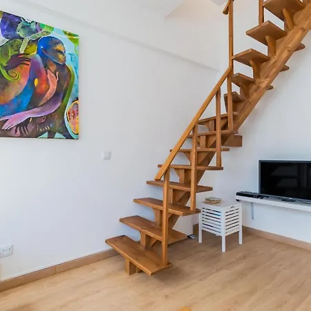 Spacious Estrela With Terrace